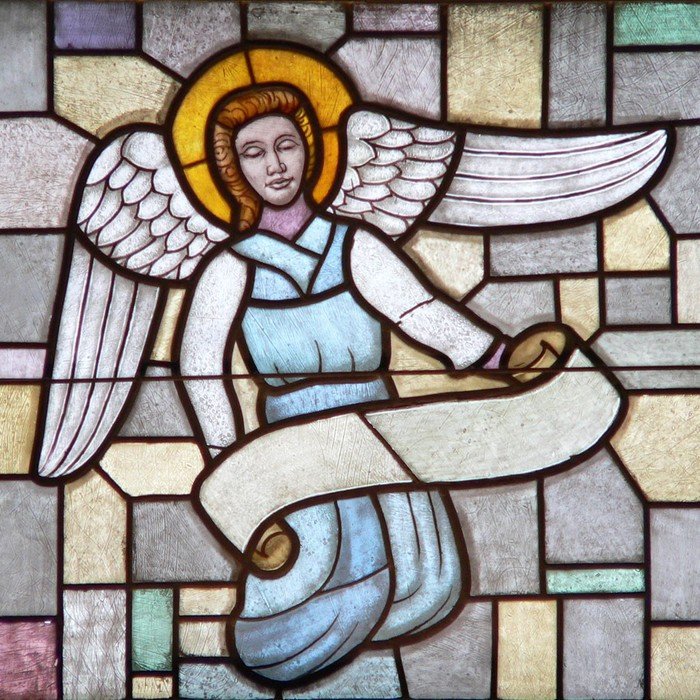 Engel im Fenster der Hochmeisterkirche